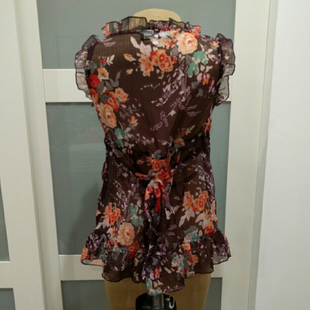 Top *NWOT* - Picture 4 of 4